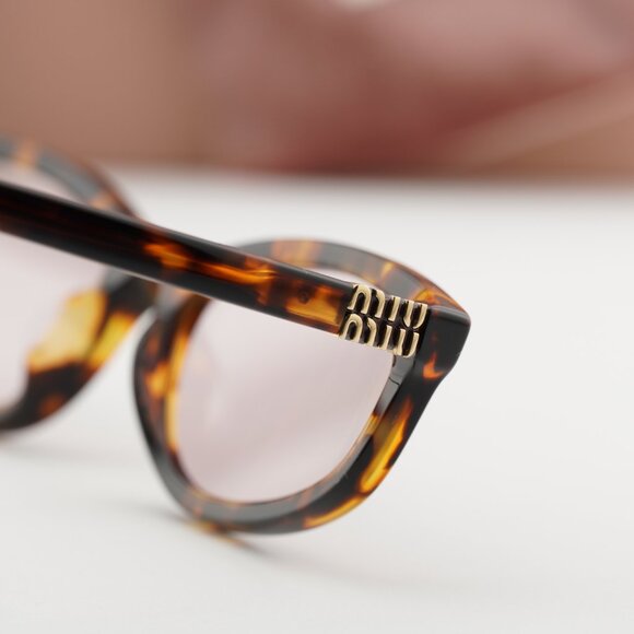 Miu Miu MUA06S 14L4I0 Rectangle Sunglasses – Honey Havana \\Pink main image 5